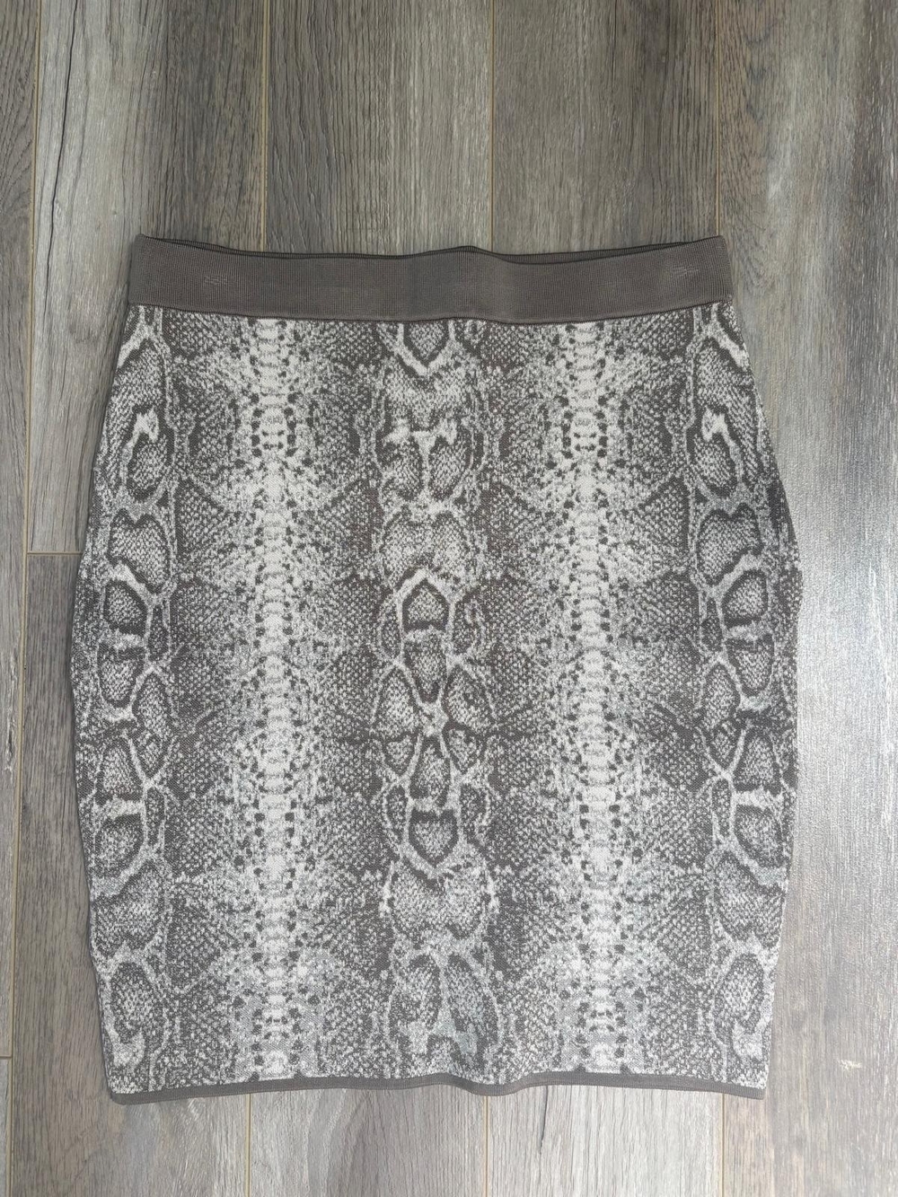 Guess by Marciano Gray Snakeskin Print Bodycon Skirt Small